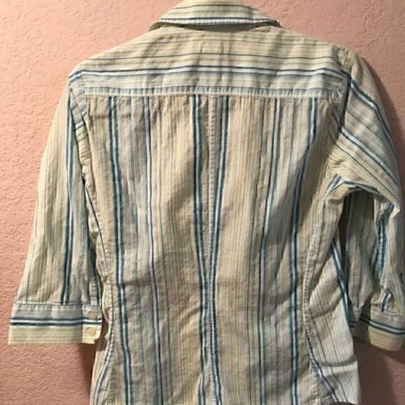Banana Republic shirt. Size Medium.  - Picture 4 of 6